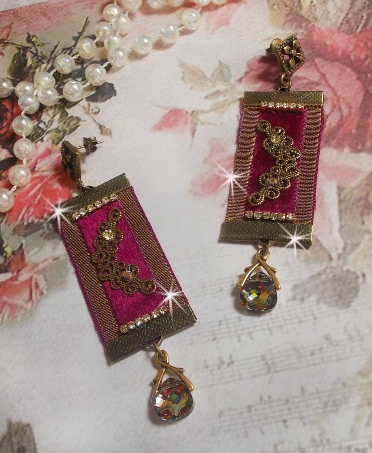 Vintage Arabesque BO skapad med Bordeaux flätor, Swarovski kristaller och vackra accessoarer. 