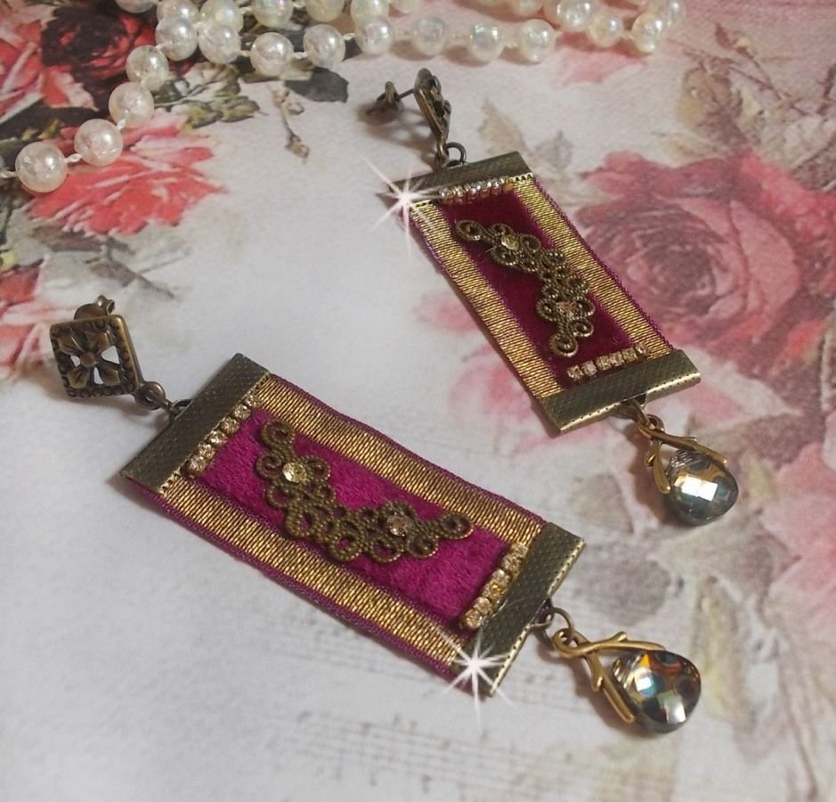 Vintage Arabesque BO skapad med Bordeaux flätor, Swarovski kristaller och vackra accessoarer. 