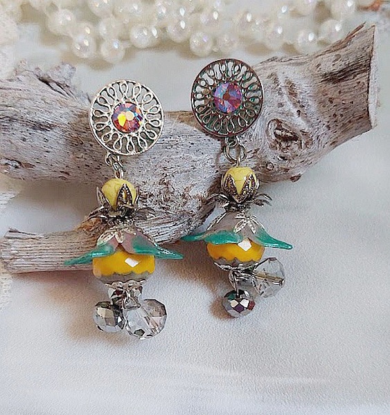 BO C&acirc;line mont&eacute;es avec perles potiron verre, facettes, coupelles, fleurs et perles cristal Swarovski