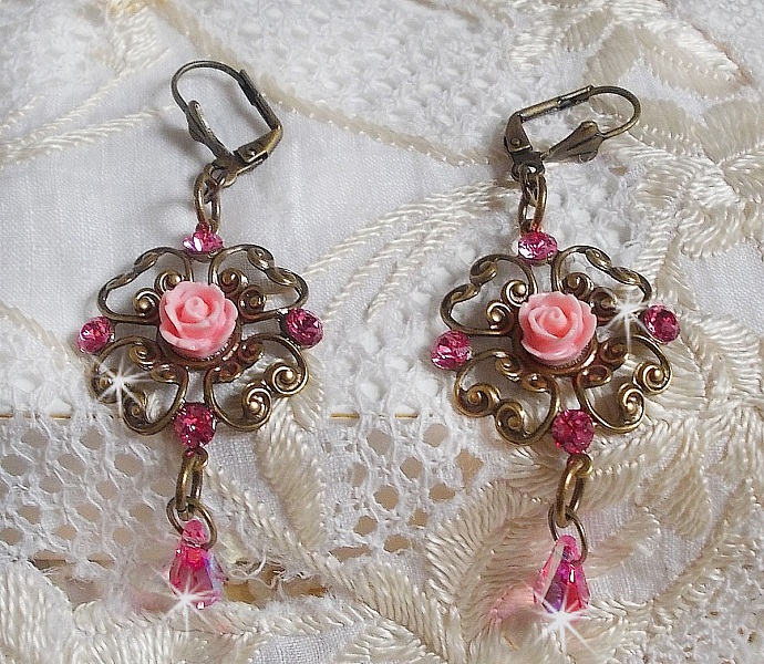 BO Irresistible Eden Collection med dessa Swarovski-kristaller monterade p&aring; ljush&aring;llare i brons.