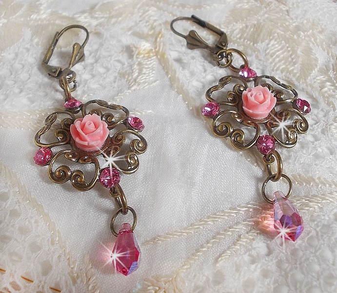 BO Irresistible Eden Collection med dessa Swarovski-kristaller monterade p&aring; ljush&aring;llare i brons.