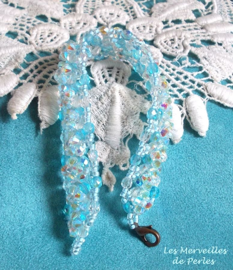 Crystal Blue armband med Swarovski-kristallfacetter och spinnare