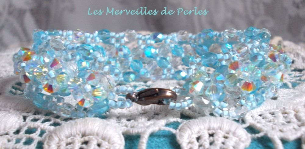Crystal Blue armband med Swarovski-kristallfacetter och spinnare
