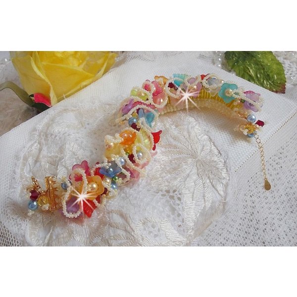 Garden Flowers armband med Swarovski pärlor, Frosted blommor, 3 micron guldpläterat lås