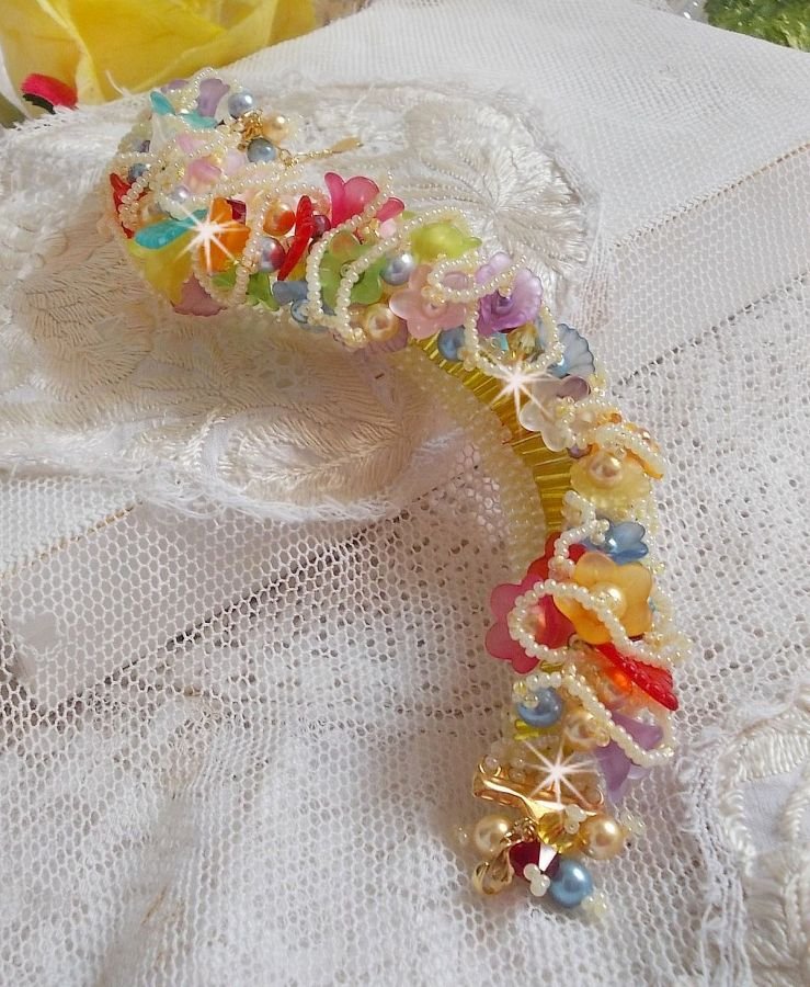 Garden Flowers armband med Swarovski pärlor, Frosted blommor, 3 micron guldpläterat lås