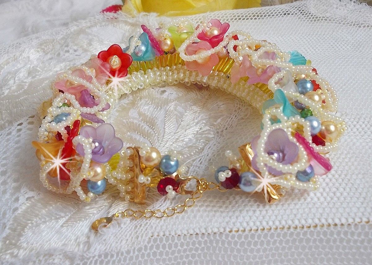 Garden Flowers armband med Swarovski pärlor, Frosted blommor, 3 micron guldpläterat lås