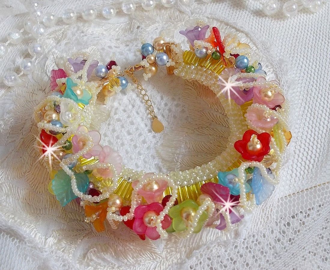 Garden Flowers armband med Swarovski pärlor, Frosted blommor, 3 micron guldpläterat lås