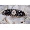 Sacred Black Armband broderat på en antik svart spets 
