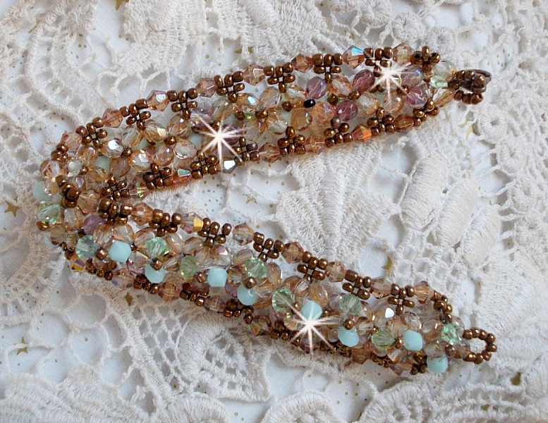 Bracelet artisanal Nénuphar en cristaux Swarovski et perles bohèmes.