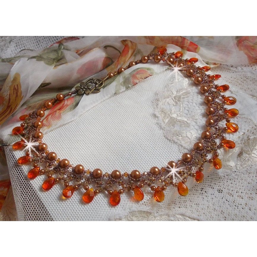Bärnstenshalsband med Swarovski kristallpärlor och facetterade glasdroppar
