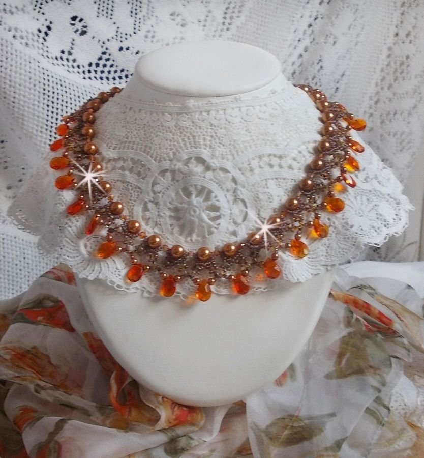 Bärnstenshalsband med Swarovski kristallpärlor och facetterade glasdroppar