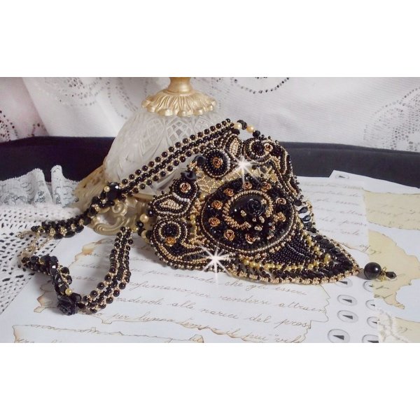 Cleopatra halsband broderat med svart onyx, pärlor och fröpärlor 
