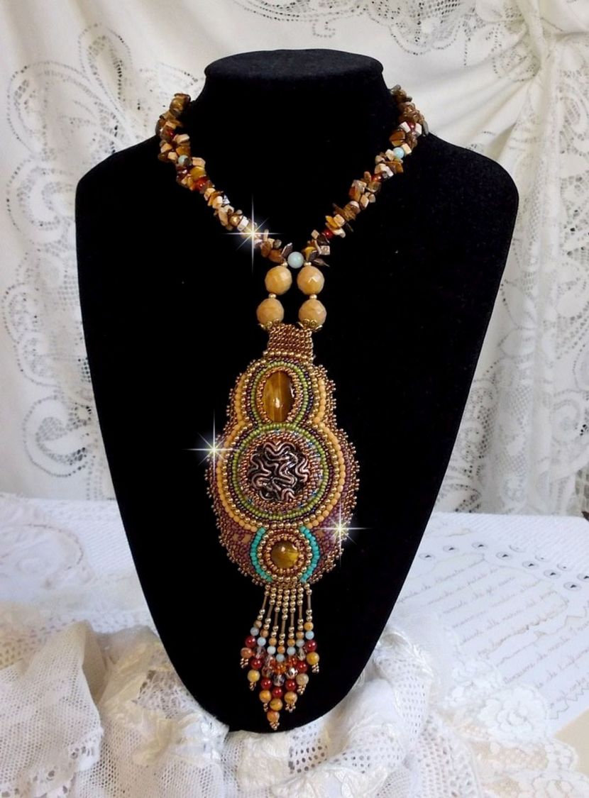 Fauve hängande halsband broderat med flera tigerögon, Haute-Couture stil