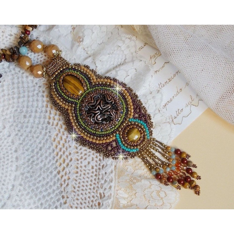 Fauve hängande halsband broderat med flera tigerögon, Haute-Couture stil