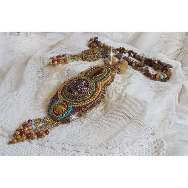 Fauve hängande halsband broderat med flera tigerögon, Haute-Couture stil