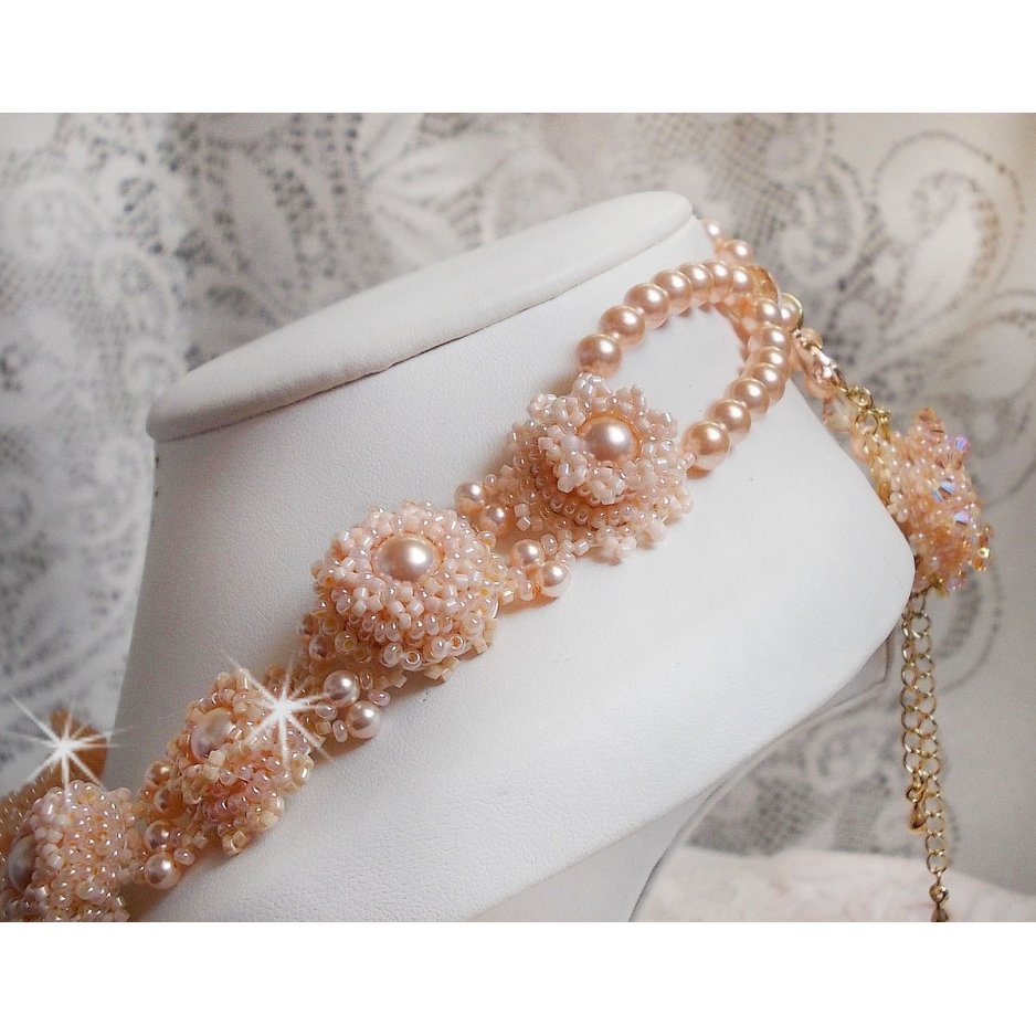 Idylle Beauté Haute-Couture halsband, inget annat än Swarovski-pärlor och fröpärlor 