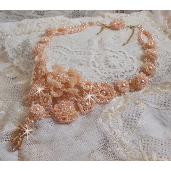 Idylle Beaut&eacute; Haute-Couture halsband, inget annat &auml;n Swarovski-p&auml;rlor och fr&ouml;p&auml;rlor 