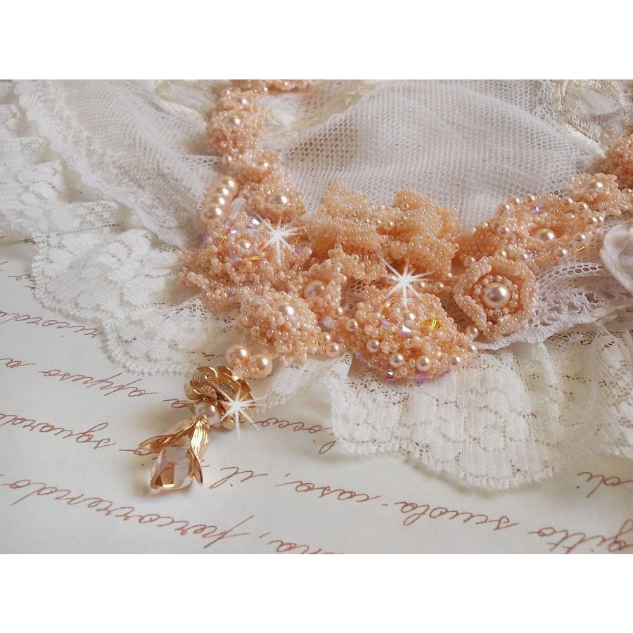 Idylle Beauté Haute-Couture halsband, inget annat än Swarovski-pärlor och fröpärlor 