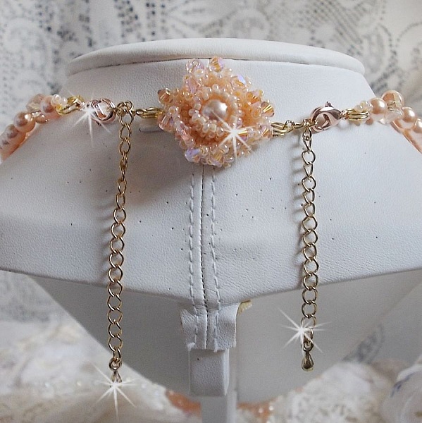 Idylle Beaut&eacute; Haute-Couture halsband, inget annat &auml;n Swarovski-p&auml;rlor och fr&ouml;p&auml;rlor 