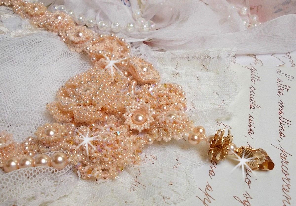 Idylle Beauté Haute-Couture halsband, inget annat än Swarovski-pärlor och fröpärlor 