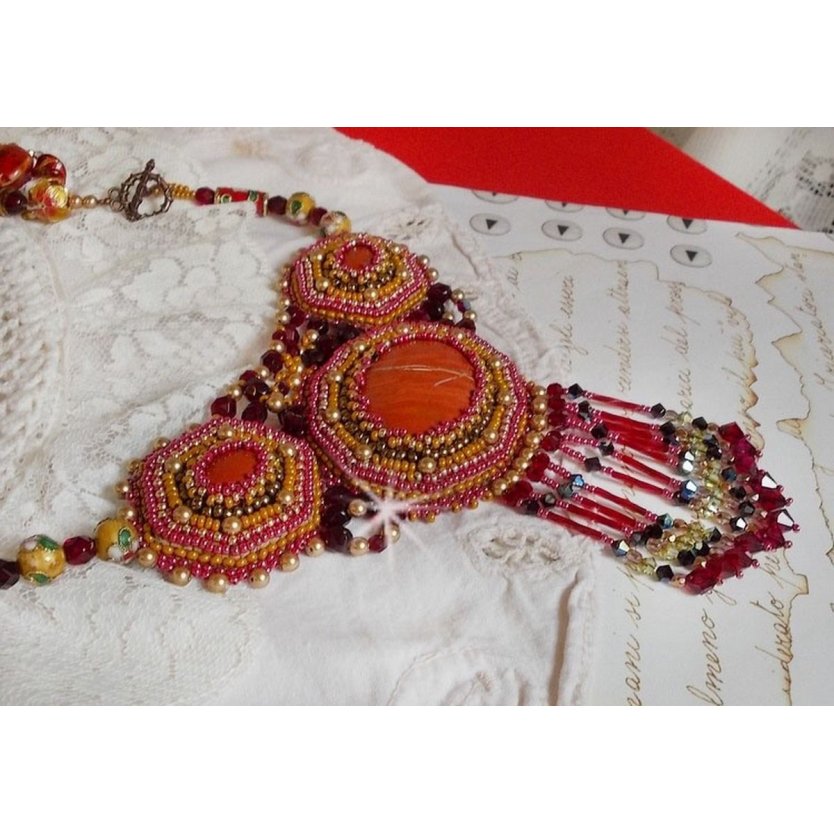 Red Jasper halsband med halvädelstenar Red Jasper med Swarovski-kristaller, cloisonnepärlor, Muranos och fröpärlor