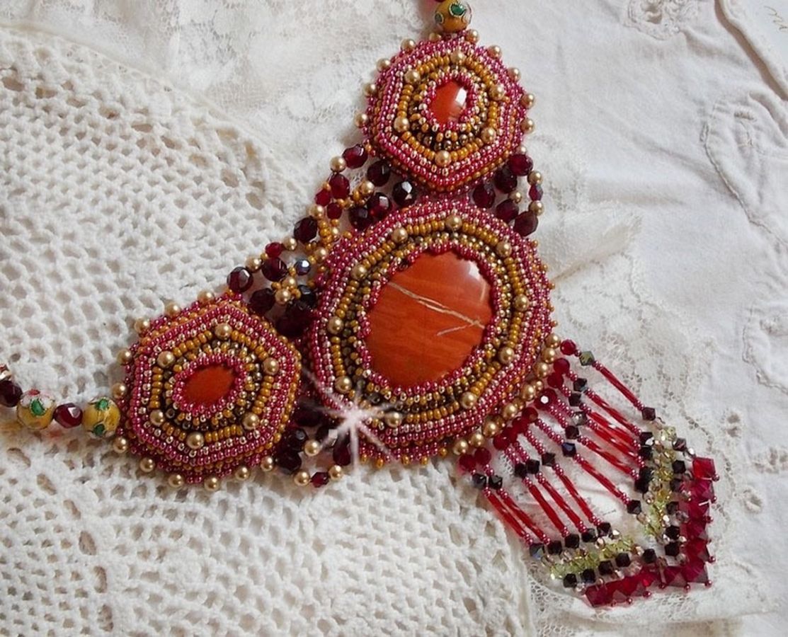 Red Jasper halsband med halvädelstenar Red Jasper med Swarovski-kristaller, cloisonnepärlor, Muranos och fröpärlor