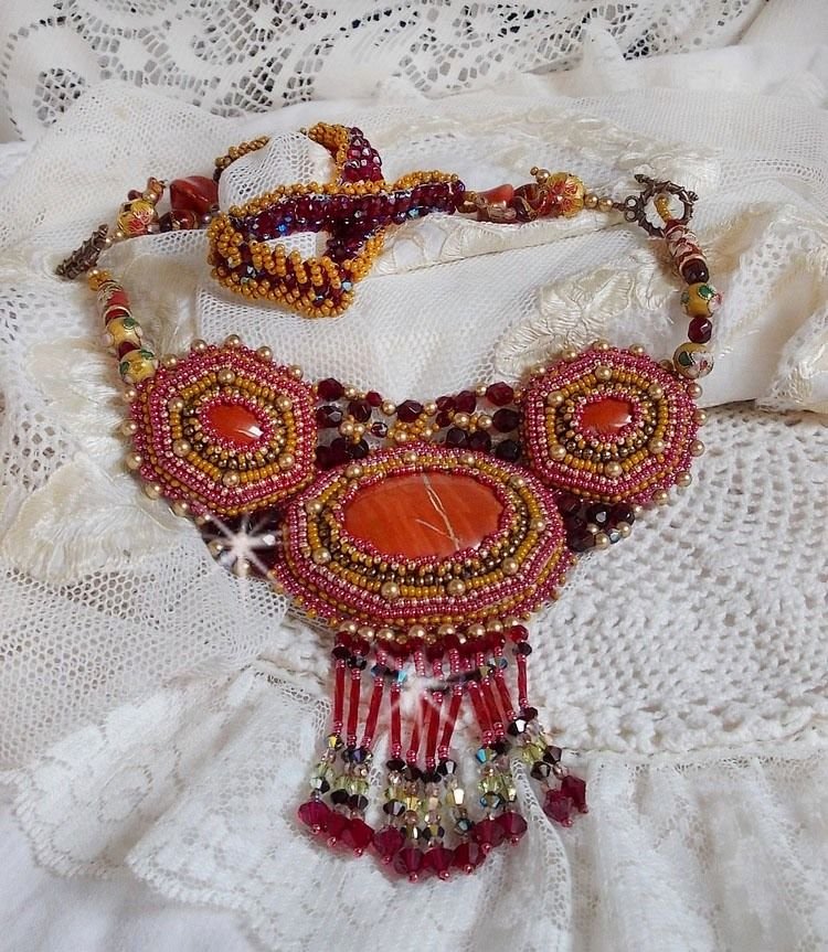 Red Jasper halsband med halvädelstenar Red Jasper med Swarovski-kristaller, cloisonnepärlor, Muranos och fröpärlor