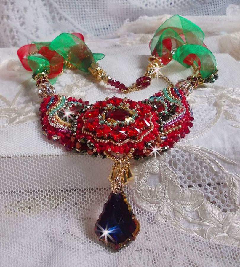 Mia Haute-Couture Barock/Vintage halsband broderat med Swarovski-kristaller, guldpläterat, pärlor av olika kvalitet
