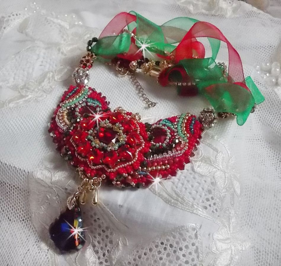 Mia Haute-Couture Barock/Vintage halsband broderat med Swarovski-kristaller, guldpläterat, pärlor av olika kvalitet