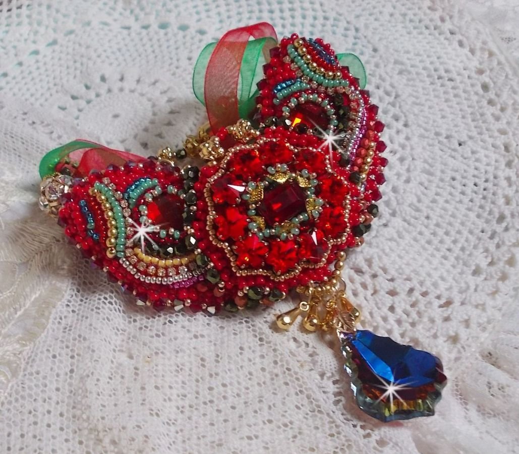 Mia Haute-Couture Barock/Vintage halsband broderat med Swarovski-kristaller, guldpläterat, pärlor av olika kvalitet