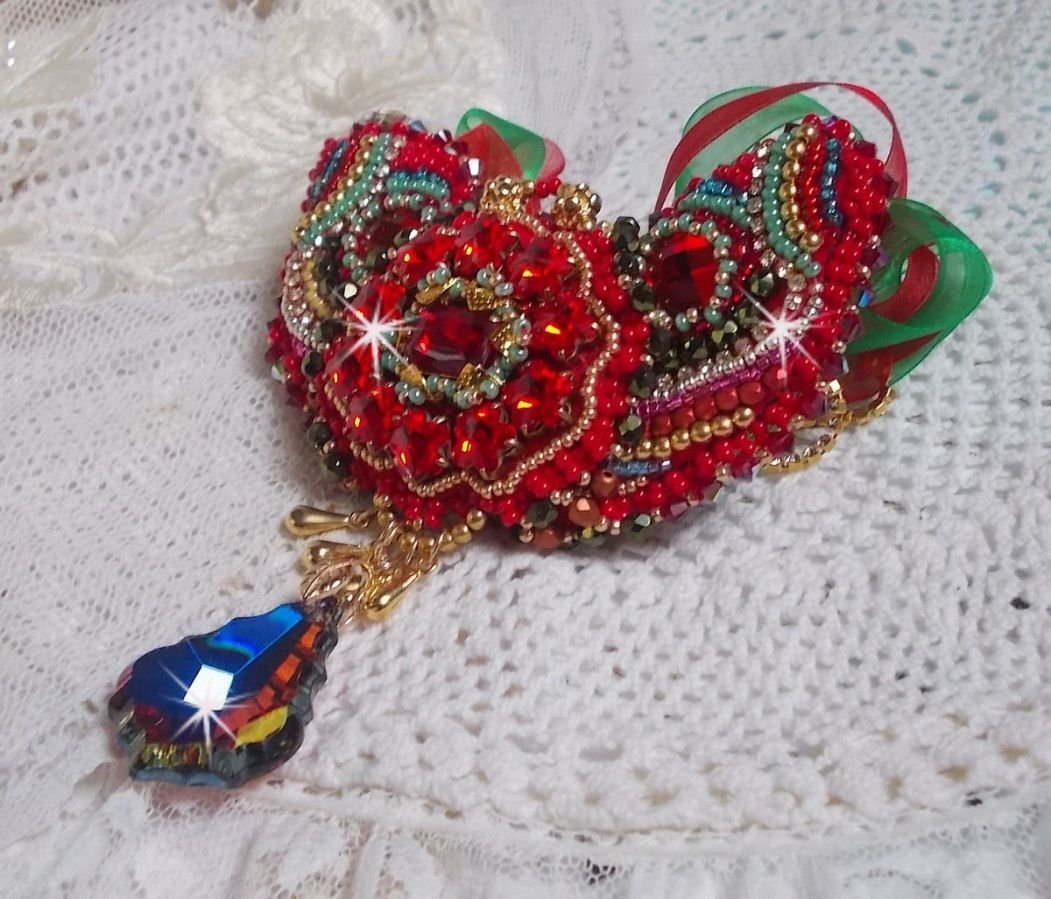 Mia Haute-Couture Barock/Vintage halsband broderat med Swarovski-kristaller, guldpläterat, pärlor av olika kvalitet