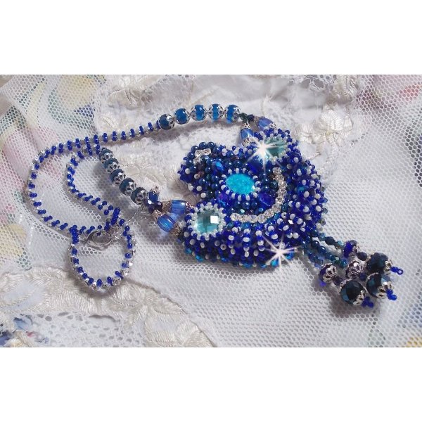 Paris Divine halsband broderat med Swarovski-kristaller, bohemiska kristallpärlor och fröpärlor 