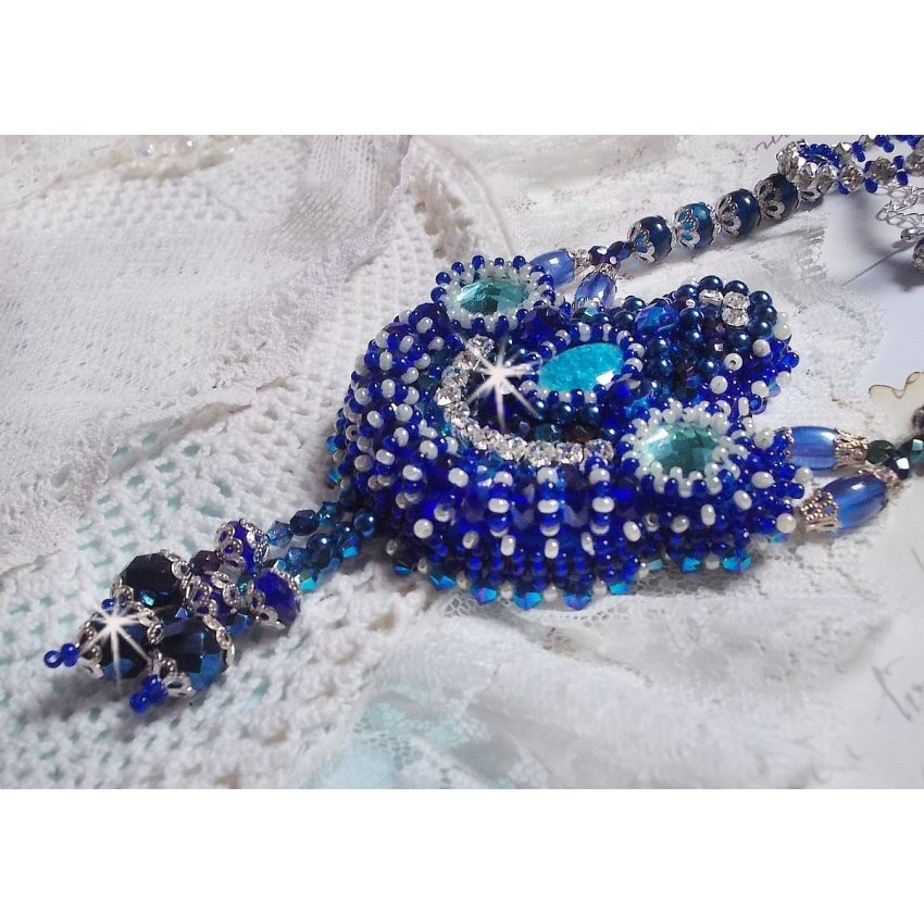 Paris Divine halsband broderat med Swarovski-kristaller, bohemiska kristallpärlor och fröpärlor 