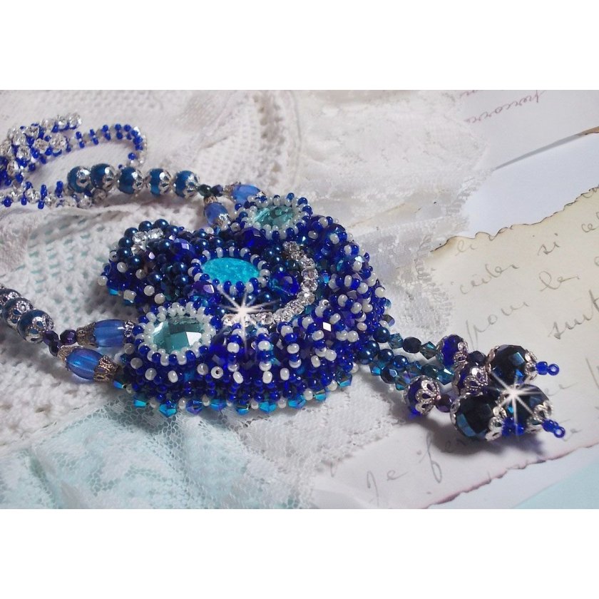 Paris Divine halsband broderat med Swarovski-kristaller, bohemiska kristallpärlor och fröpärlor 