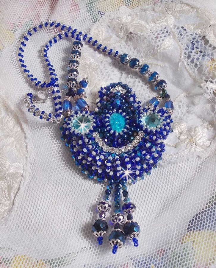 Paris Divine halsband broderat med Swarovski-kristaller, bohemiska kristallpärlor och fröpärlor 
