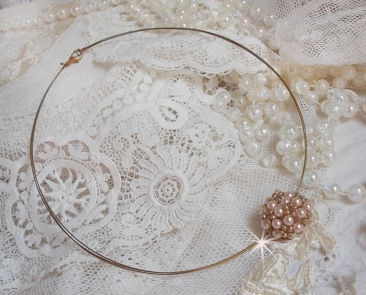 Pearl Ball h&auml;ngande halsband med Swarovski kristallp&auml;rlor