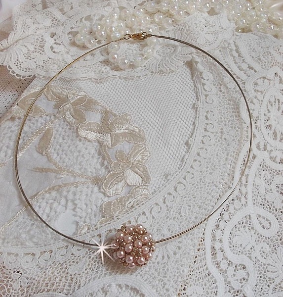 Pearl Ball h&auml;ngande halsband med Swarovski kristallp&auml;rlor