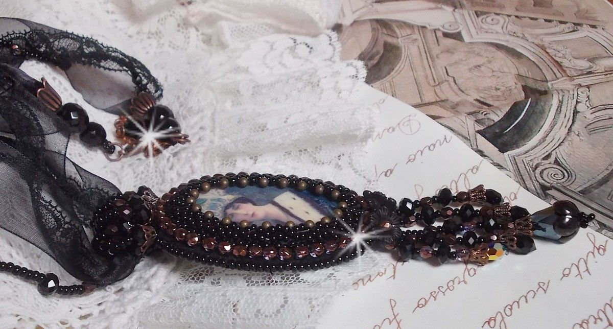 Midnight Daisy halsband med svarta pärlor och Swarovski-kristaller
