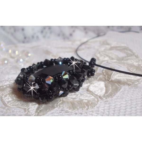Mirano hängande halsband med Swarovski-kristaller och svarta fröpärlor