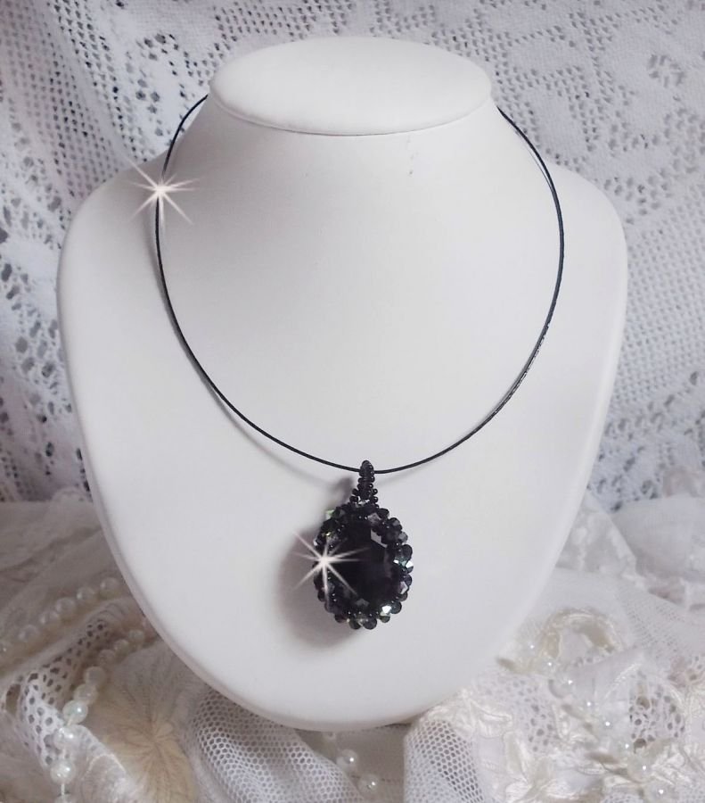 Mirano hängande halsband med Swarovski-kristaller och svarta fröpärlor