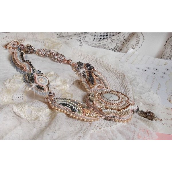 Angelique Marquise des Anges Haute-Couture halsband broderat med ädelstenar och Swarovski-kristaller
