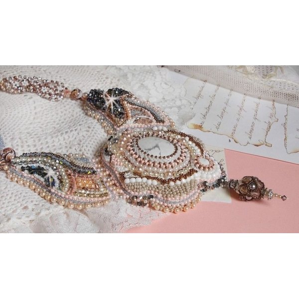 Angelique Marquise des Anges Haute-Couture halsband broderat med ädelstenar och Swarovski-kristaller