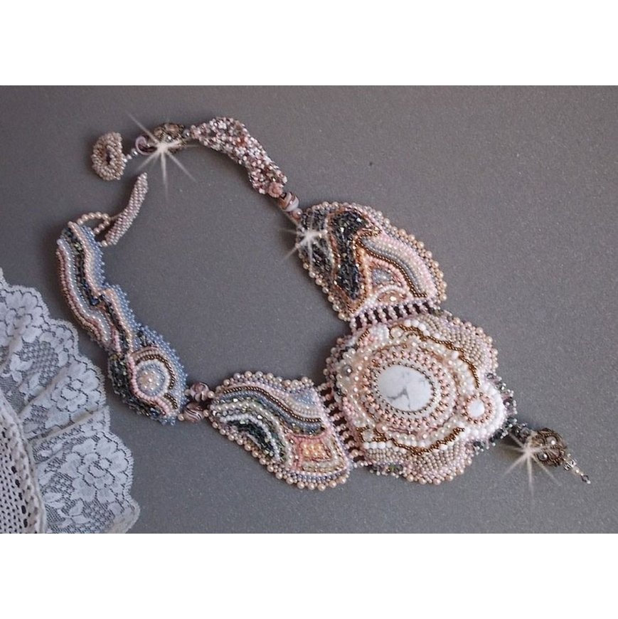 Angelique Marquise des Anges Haute-Couture halsband broderat med ädelstenar och Swarovski-kristaller