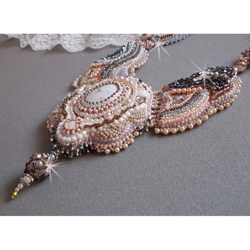 Angelique Marquise des Anges Haute-Couture halsband broderat med ädelstenar och Swarovski-kristaller