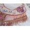 Eternal Rose halsband broderat med halvädelstenar och full av olika kvalitetspärlor.