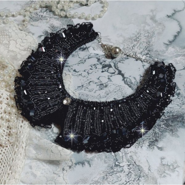 Halsband med Swarovski-kristaller och svart spets Haute-Couture-stil