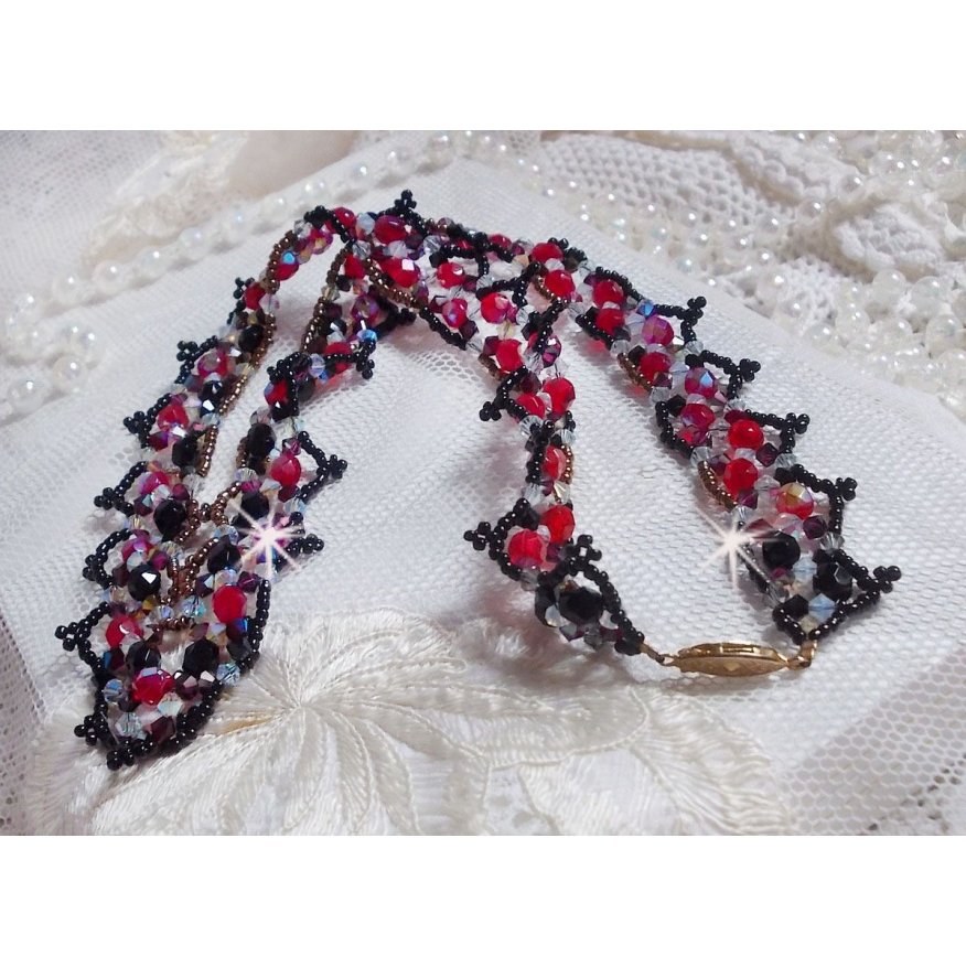 Rubin och svart halsband med Swarovskikristallfacetter och spinnare