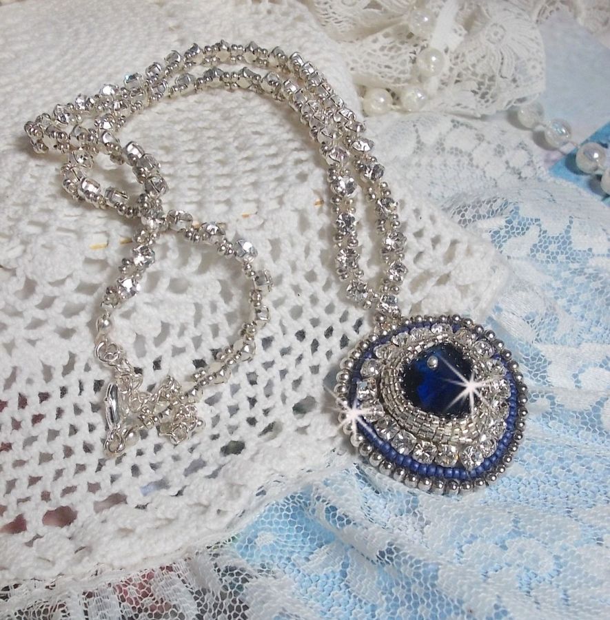 Blå safir halsband med Swarovski kristallhjärta, Miyuki silver fröpärlor, kapslar, 925/1000 silver lås och förlängningskedja