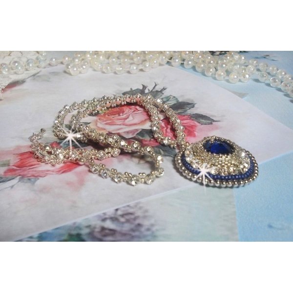 Blå safir halsband med Swarovski kristallhjärta, Miyuki silver fröpärlor, kapslar, 925/1000 silver lås och förlängningskedja