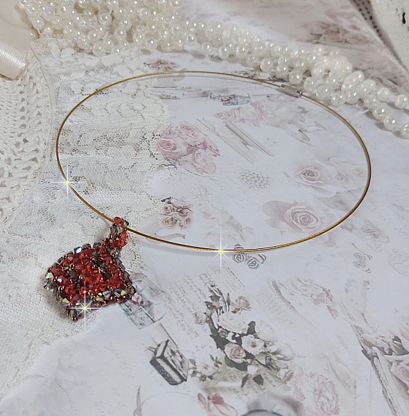 Kamel h&auml;nge monterad med Swarovski kristall facetter och spinnare